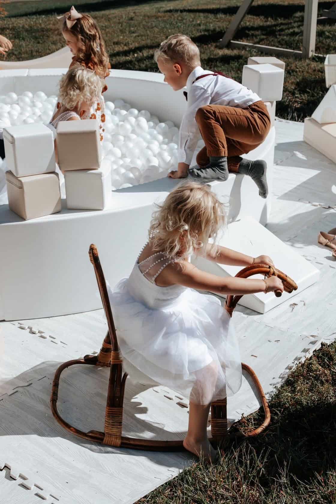 Ce momente speciale să adaugi la botez — idei creative care impresionează