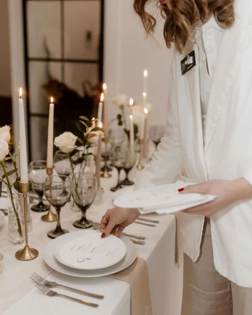 Întrebări pe care trebuie să le pui unui Wedding Planner înainte să-l angajezi