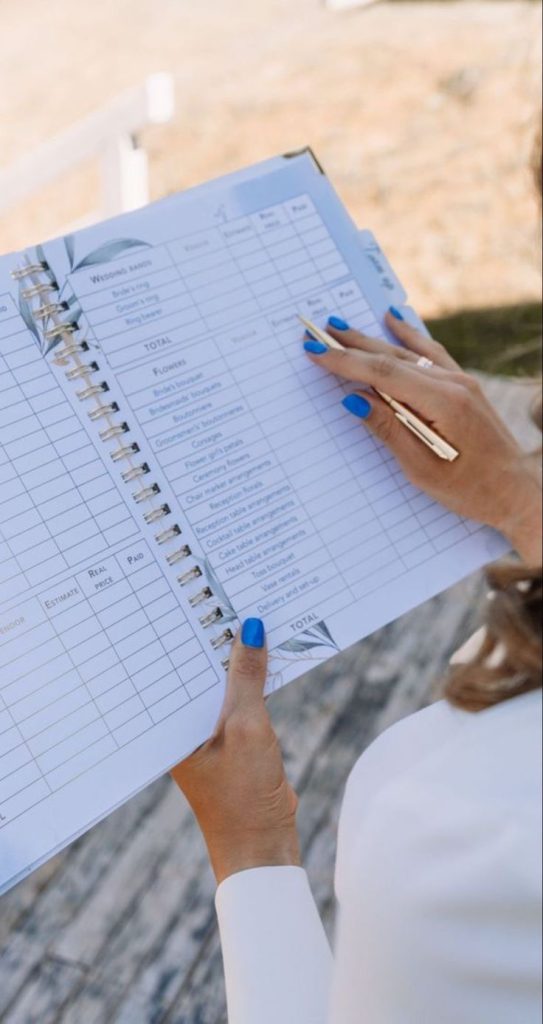 Întrebări pe care trebuie să le pui unui Wedding Planner înainte să-l angajezi