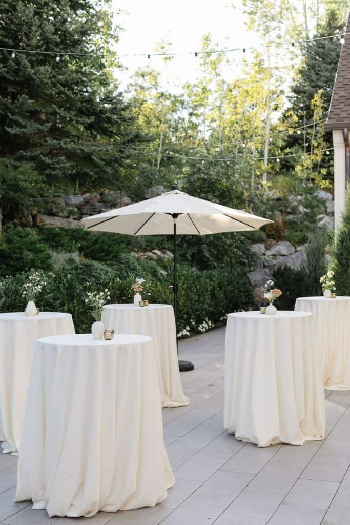 Minimalismul cald: de ce părinții aleg decoruri aerisite și materiale naturale