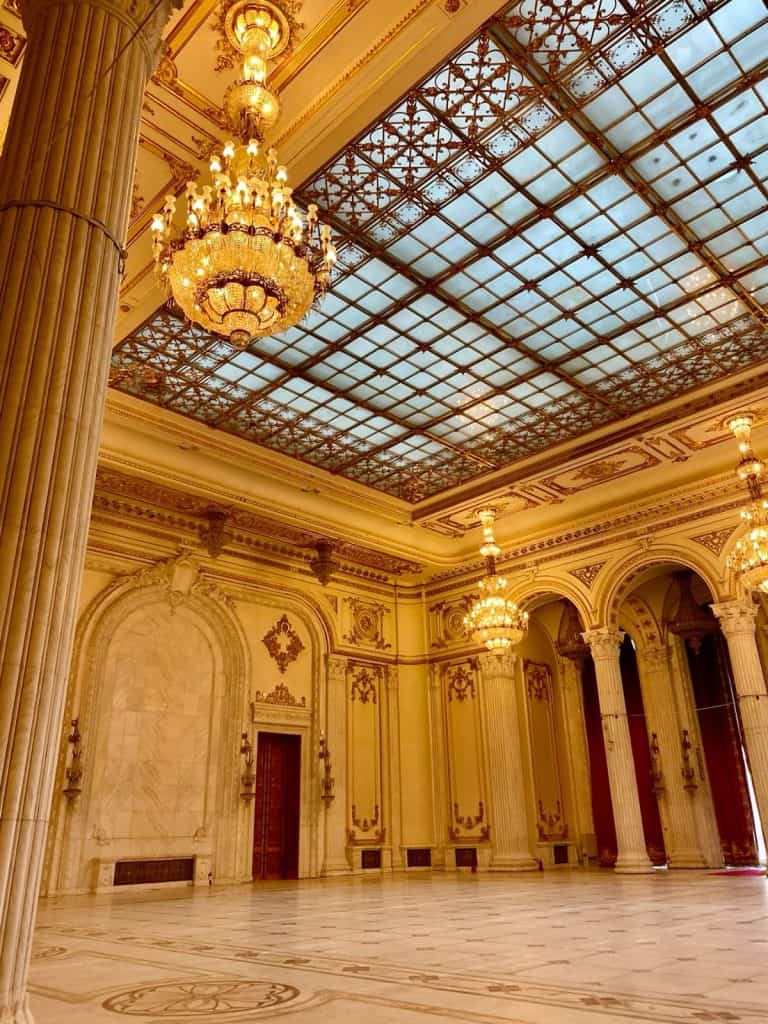 Seri exclusiviste în locații istorice: cum evenimentele găsesc rafinament printre ziduri vechi