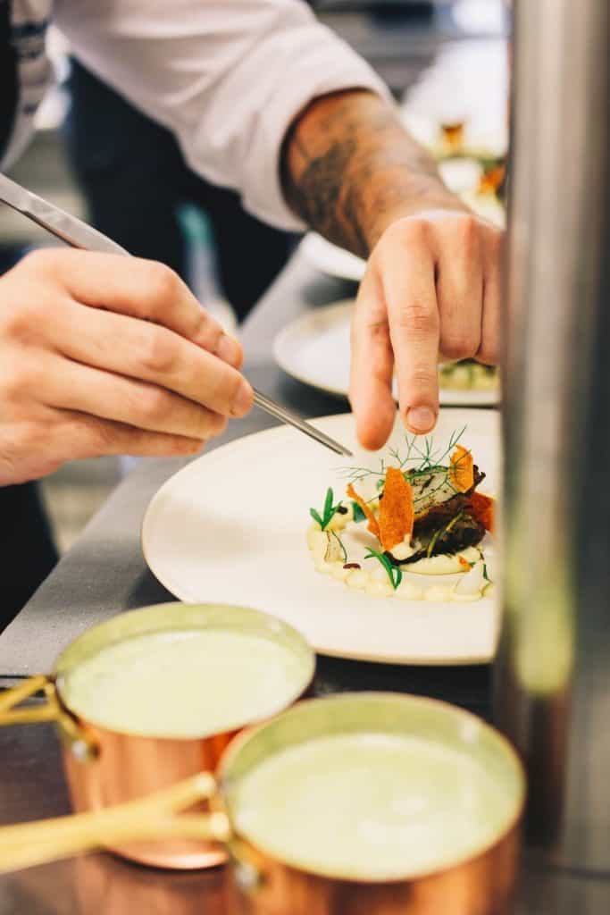 Plating-ul ca artă în evenimente
