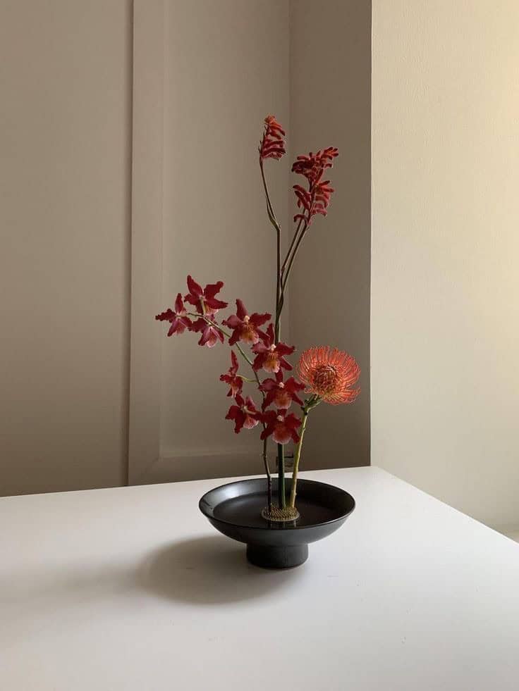 Aranjamente florale japoneze – arta ikebana și estetică florală pentru nunți și evenimente