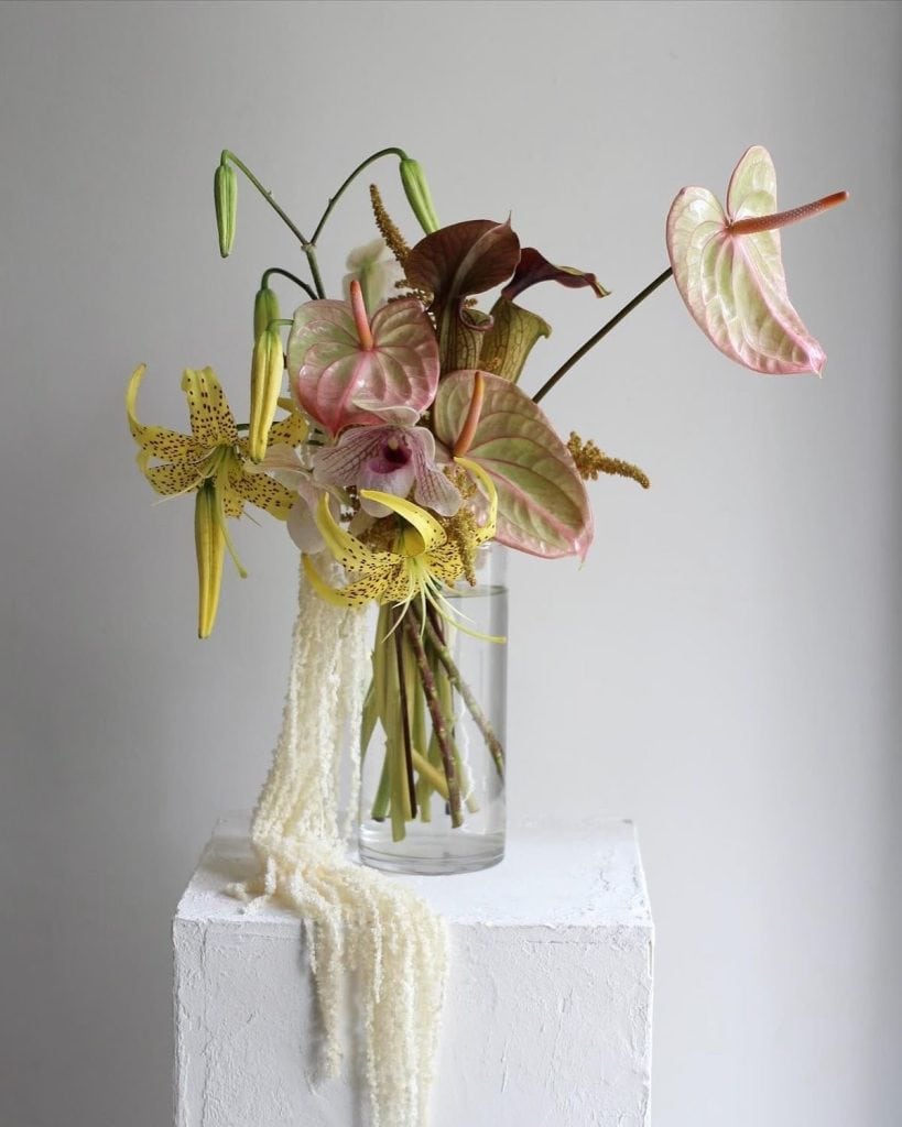Buchete de mireasă inspirate din ikebana – minimalism și semnificație