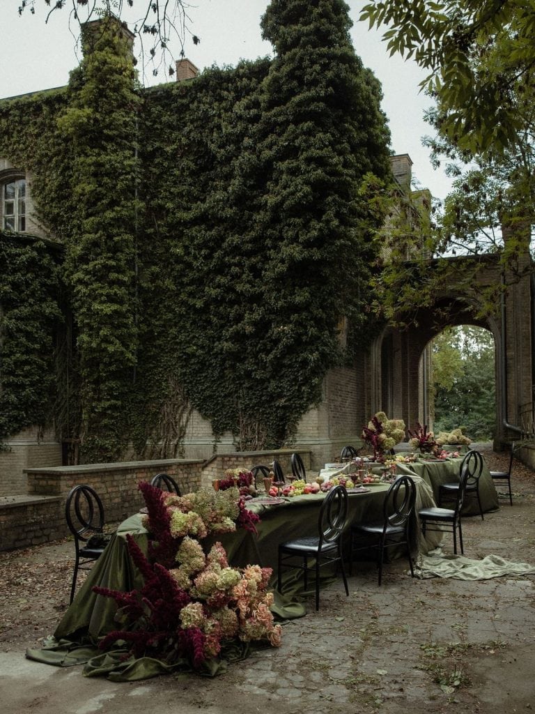 Nuntă de toamnă: eleganță caldă, peisaje spectaculoase și detalii cu personalitate