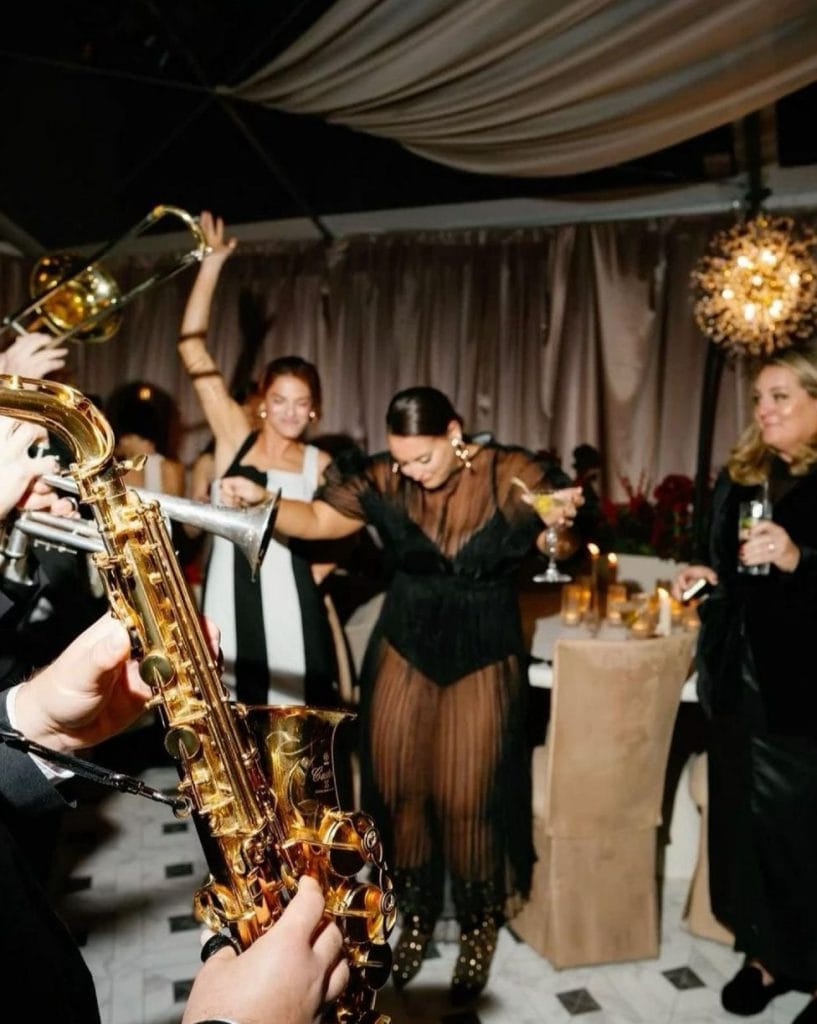 Cum simți dacă un artist este „potrivit” pentru un eveniment înainte să-l vezi live