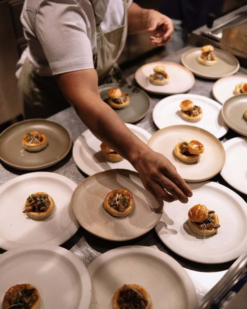 Food pairing în evenimente: arta de a crea emoție prin gust