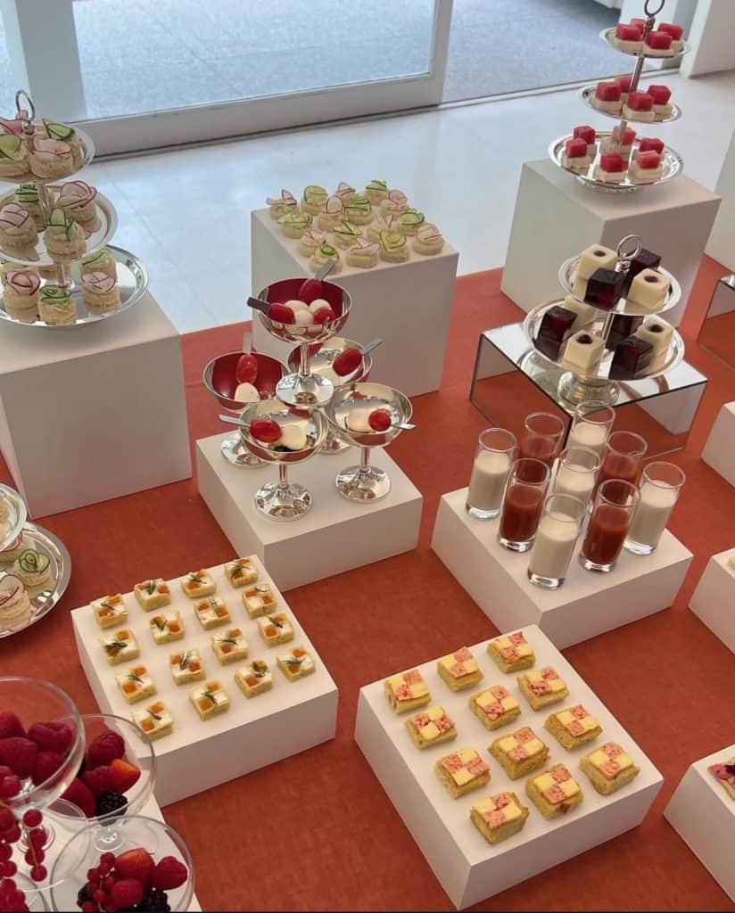 Tendințe în cateringul de lux: de la meniu la spectacol culinar
