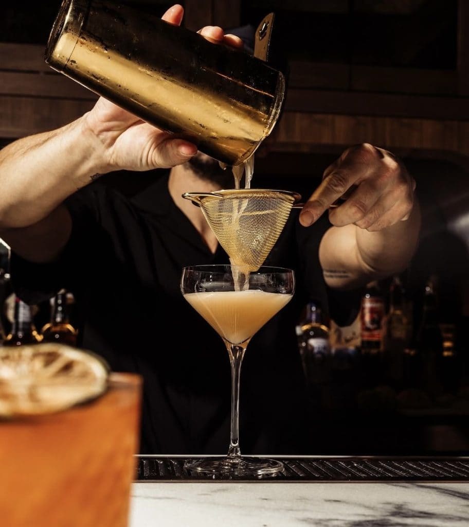 Mixologist experience: detaliul care schimbă dinamica unui eveniment