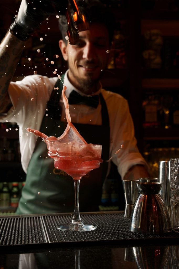 Mixologist experience: detaliul care schimbă dinamica unui eveniment