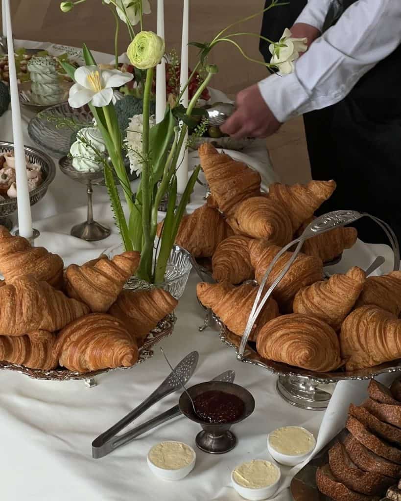 Brunch-ul ca format de eveniment: de ce a devenit alegerea preferată în 2026