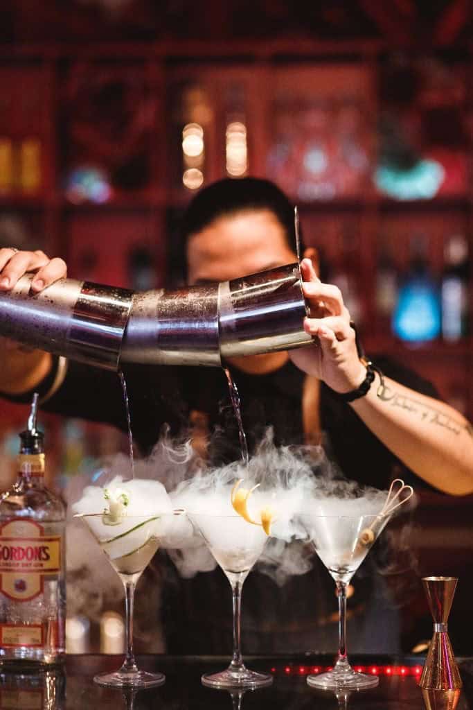 Mixologist experience: detaliul care schimbă dinamica unui eveniment